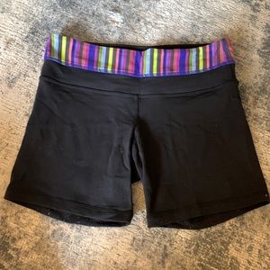 LULULEMON - Reversible black biker shorts